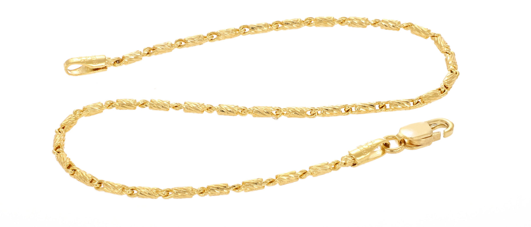 9ct Yellow Gold Italian Made Diamond Cut Snail Round Link Bracelet 1.45mm x 19cm - BNL81D-19 Seiko 9ct Yellow Gold Italian Made Diamond Cut Snail Round Link Bracelet 1.45mm x 19cm - BNL81D-19 Seiko